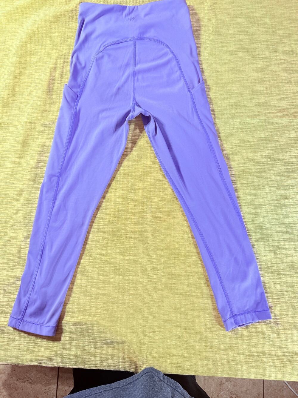 Athleta Ultimate Stash Pocket Capri Leggings Womens XXS Lavender Purple